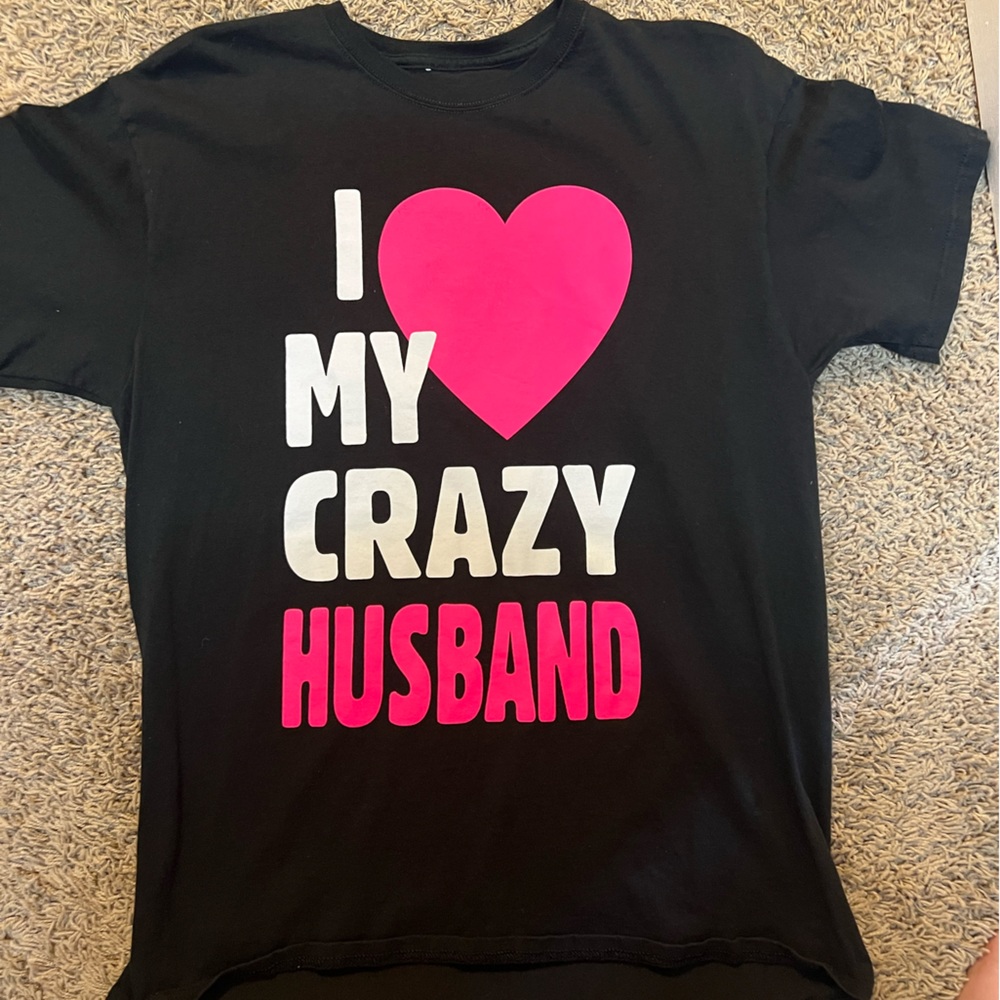 Size large brand gildan black pink and white colors
